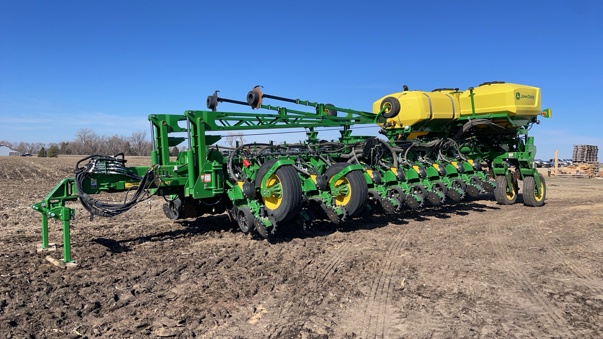 2023 John Deere 1775NT